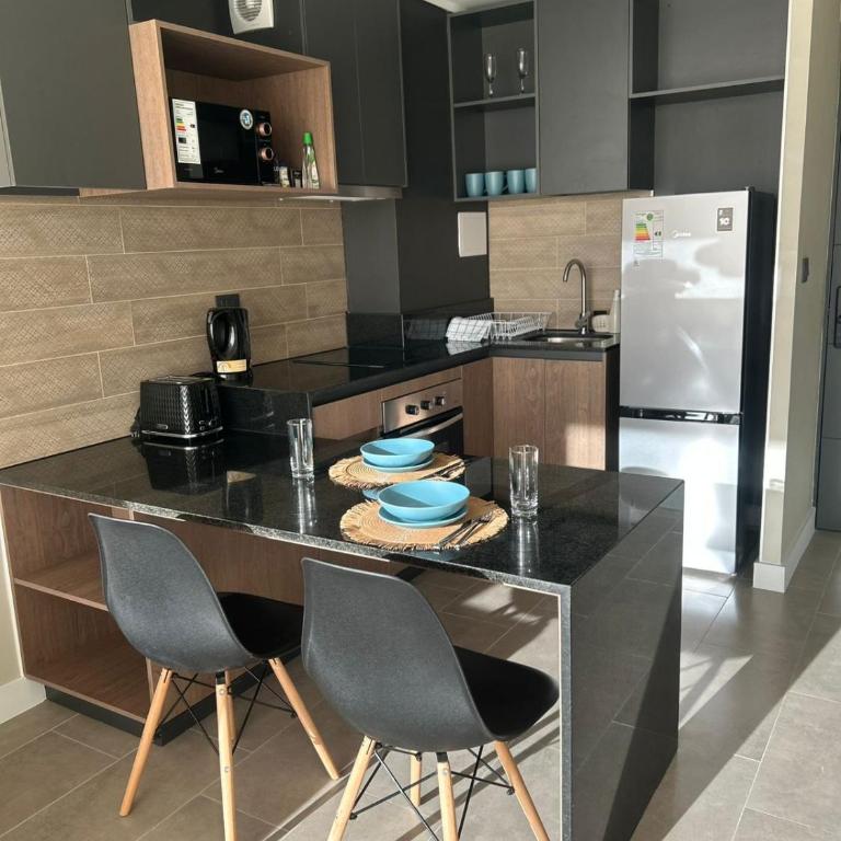Departamento Nuevo 1D1B con estacionamiento sobre stripcenter y supermercado - Apartamento de 1 dormitorio con terraza - 4