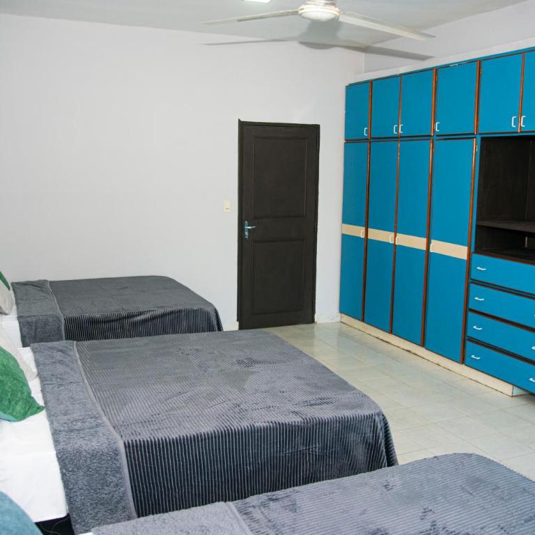 GuestHouse Encanto del Centro - Three-Bedroom Apartment with Balcony - 10