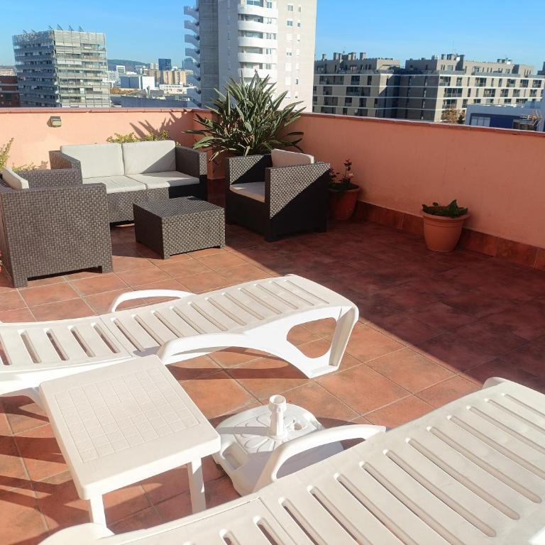 Cozy and sunny penthouse Fira BCN - Apartamento de 2 dormitorios - 5