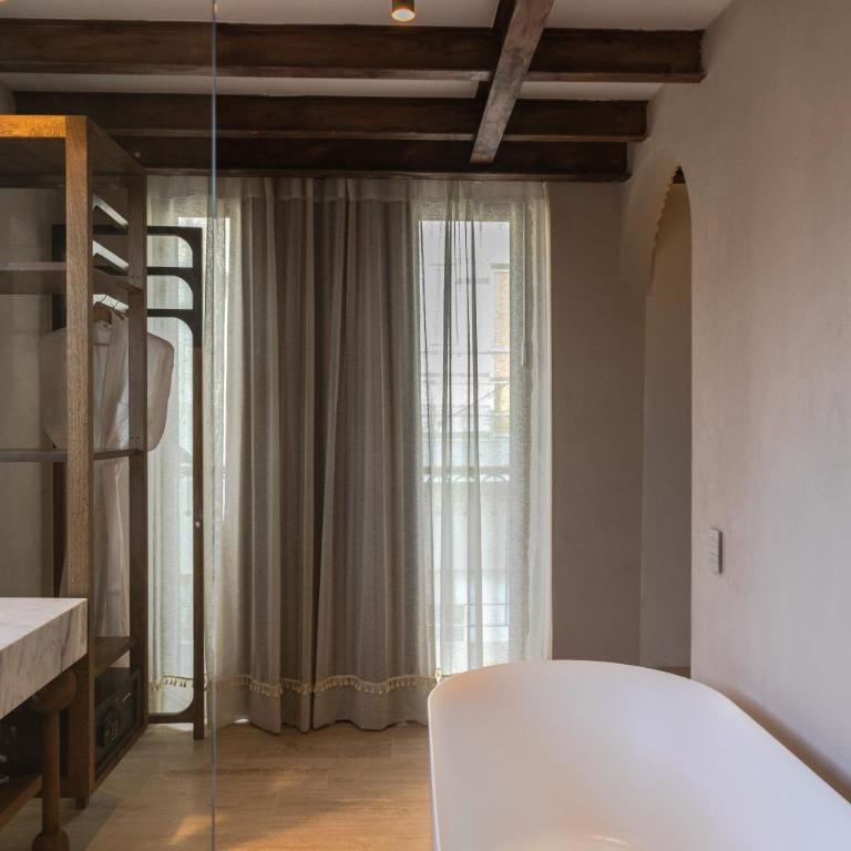 Hotel Palacio del Agua by Faranda Boutique - Deluxe King Room - 8