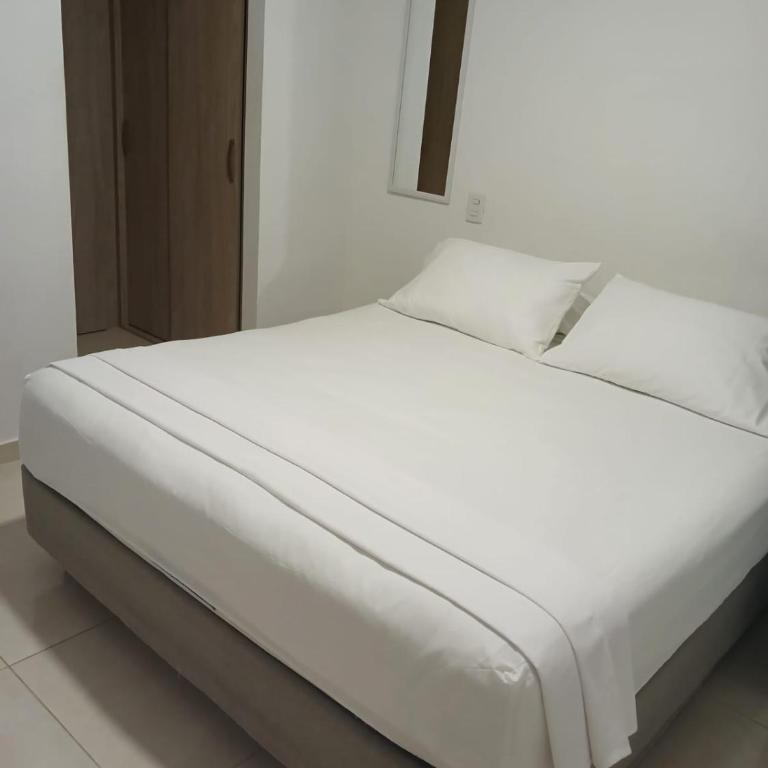 Jardin imperial, habitaciones para tu disfrute y descanso en apto familiar - Habitación con cama grande - 1