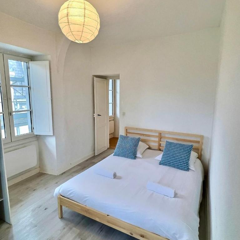 Wonderhost, les Apparts de la place Margot - Two-Bedroom Apartment, 3rd floor without elevator - 4