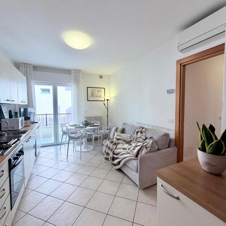 Appartamenti Bixio Leisure- Flexrent Immobiliare Abissinia - Two-Bedroom Apartment - 2