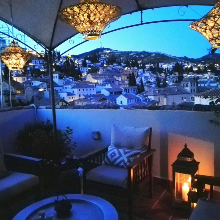 Terraza a los pies de la Alhambra - Two-Bedroom House - 7