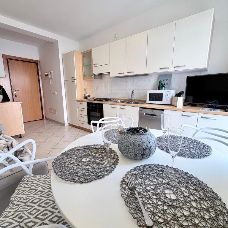Appartamenti Bixio Leisure- Flexrent Immobiliare Abissinia - Two-Bedroom Apartment - 15