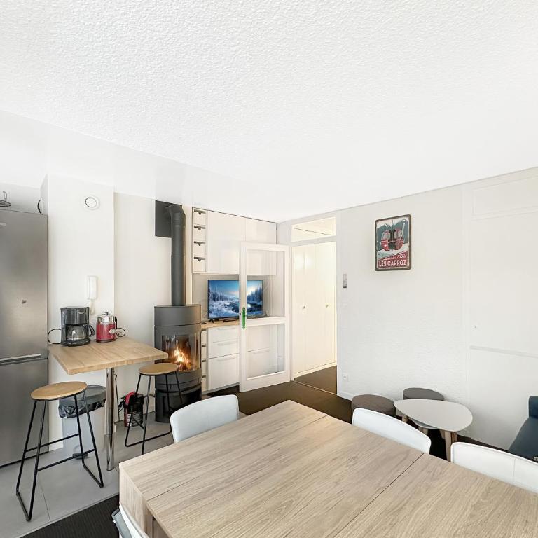 OEI30 - 3 pieces 6 pers proche centre station - Two-Bedroom Apartment with Balcony - 2