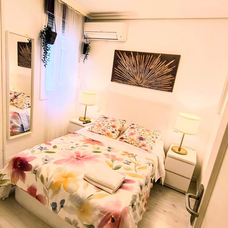 En PLENO CENTRO - Especial para GRUPOS o FAMILIAS - GRAN VÍA - CALLAO - SOL - PLAZA ESPAÑA - Apartamento de 3 dormitorios - 56