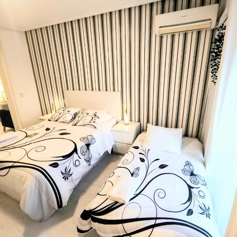 En PLENO CENTRO - Especial para GRUPOS o FAMILIAS - GRAN VÍA - CALLAO - SOL - PLAZA ESPAÑA - Apartamento de 3 dormitorios - 66