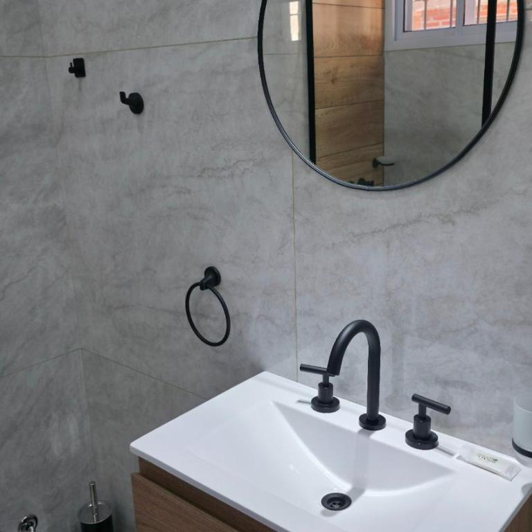 Hospedaje Los Vencejos - Twin Room with Private Bathroom - 3