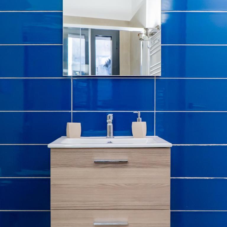 Myth Apartments - Two-Bedroom Apartment with Harbor View - 3