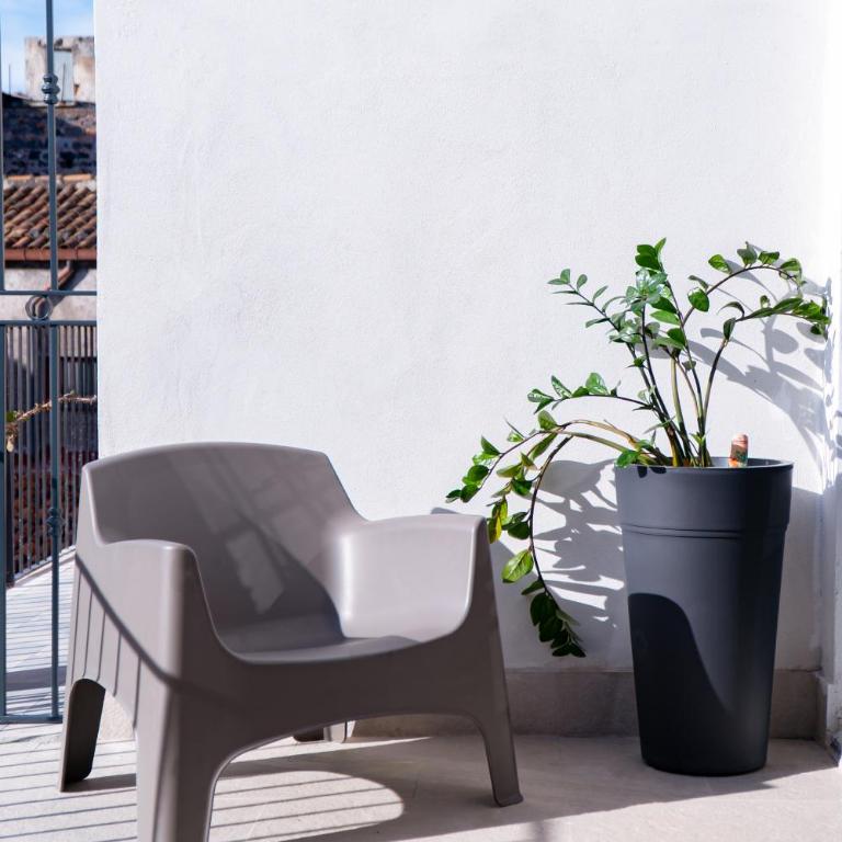 Myth Apartments - Two-Bedroom Apartment with Harbor View - 8