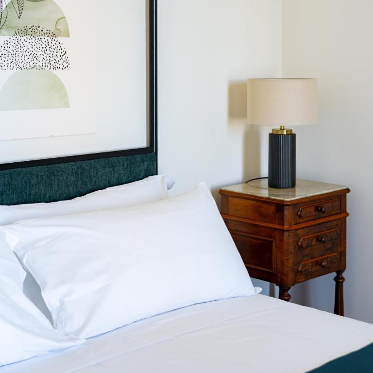 Myth Apartments - Two-Bedroom Apartment with Harbor View - 10
