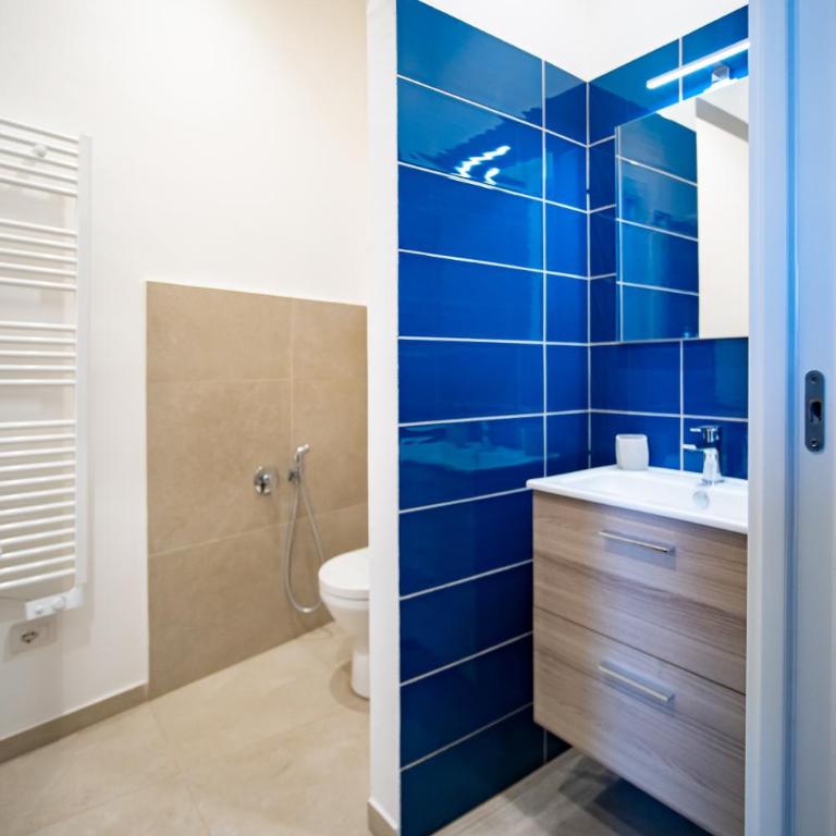 Myth Apartments - Two-Bedroom Apartment with Harbor View - 22