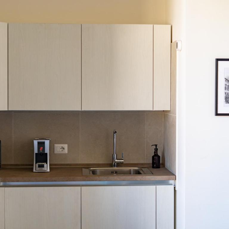 Myth Apartments - Two-Bedroom Apartment with Harbor View - 26