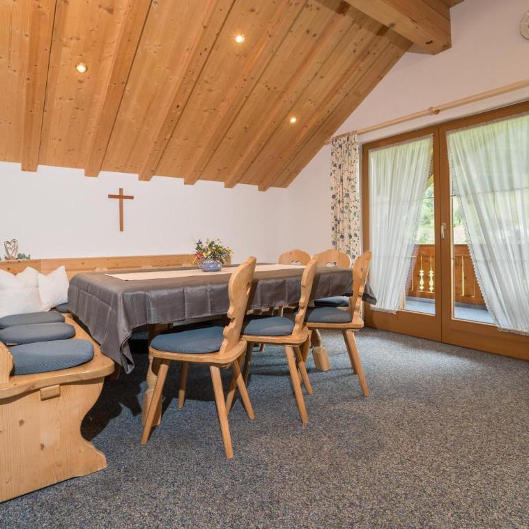 Landhaus Dajana - Apartment mit 3 Schlafzimmern und Dusche - 4