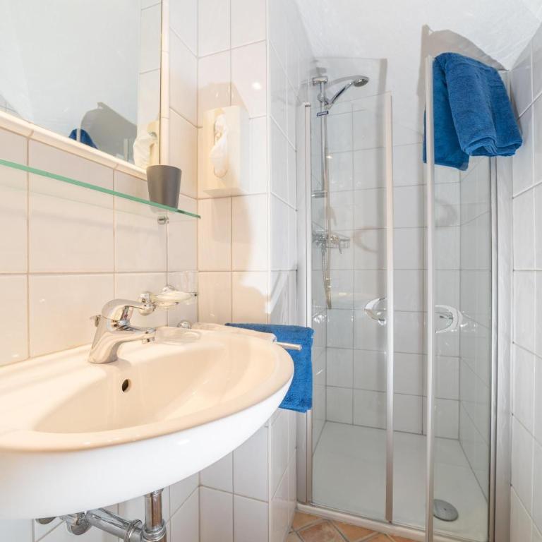 Landhaus Dajana - Apartment mit 3 Schlafzimmern und Dusche - 7
