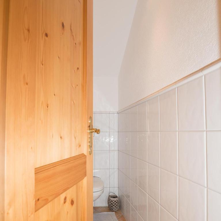 Landhaus Dajana - Apartment mit 3 Schlafzimmern und Dusche - 11