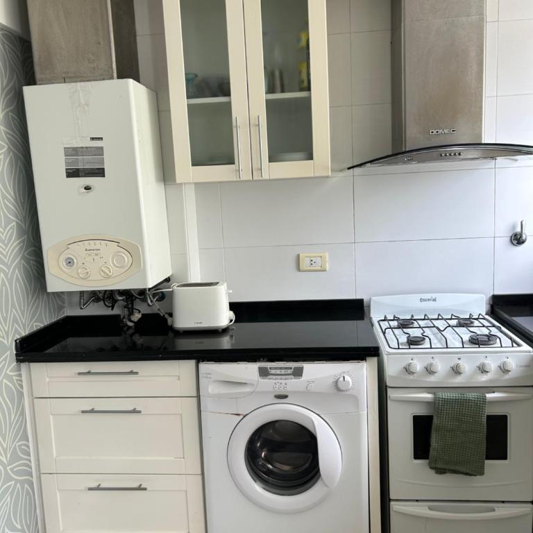 Departamento 3 amb zona Güemes con cochera cubierta - Apartamento de 2 dormitorios - 23