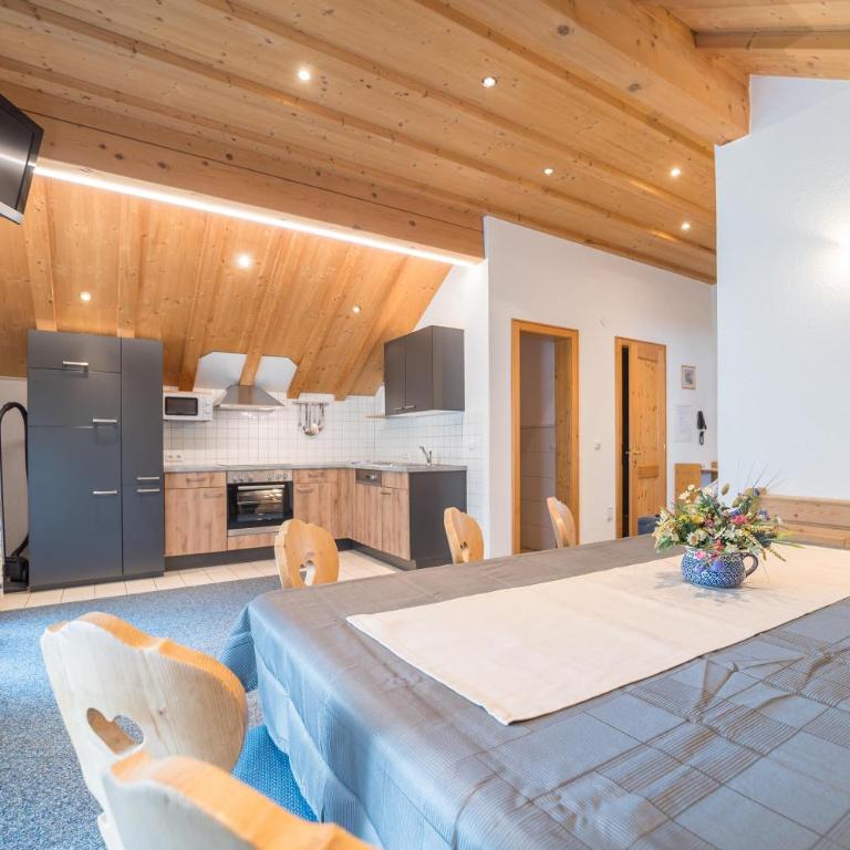 Landhaus Dajana - Apartment mit 3 Schlafzimmern und Dusche - 17