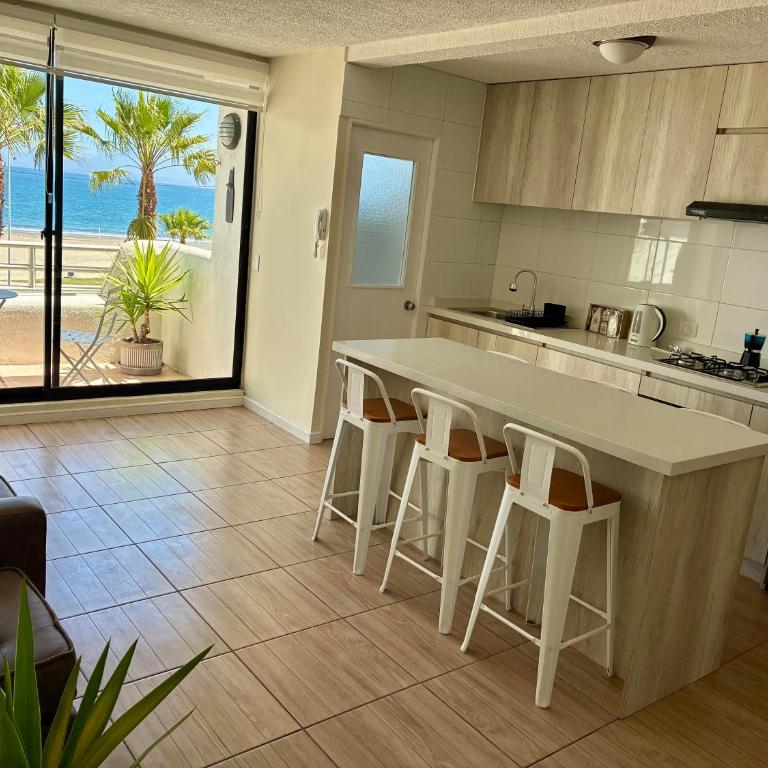 Departamento Borde Mar - Three-Bedroom Apartment - 2