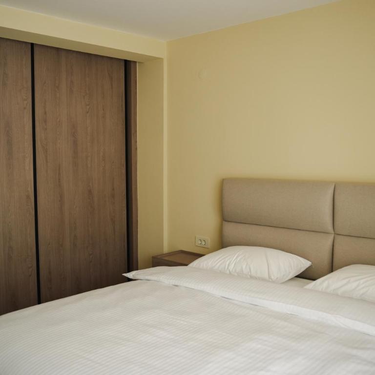 UrbanStay Apartment - Two-Bedroom Apartment - 6