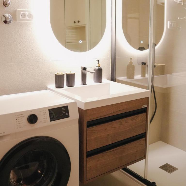 UrbanStay Apartment - Two-Bedroom Apartment - 11