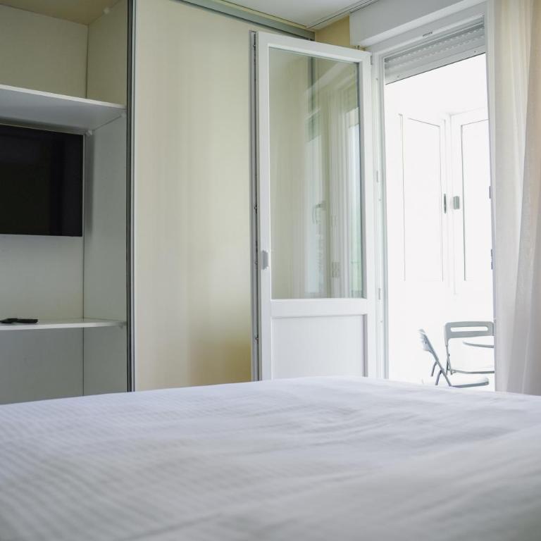 UrbanStay Apartment - Two-Bedroom Apartment - 16