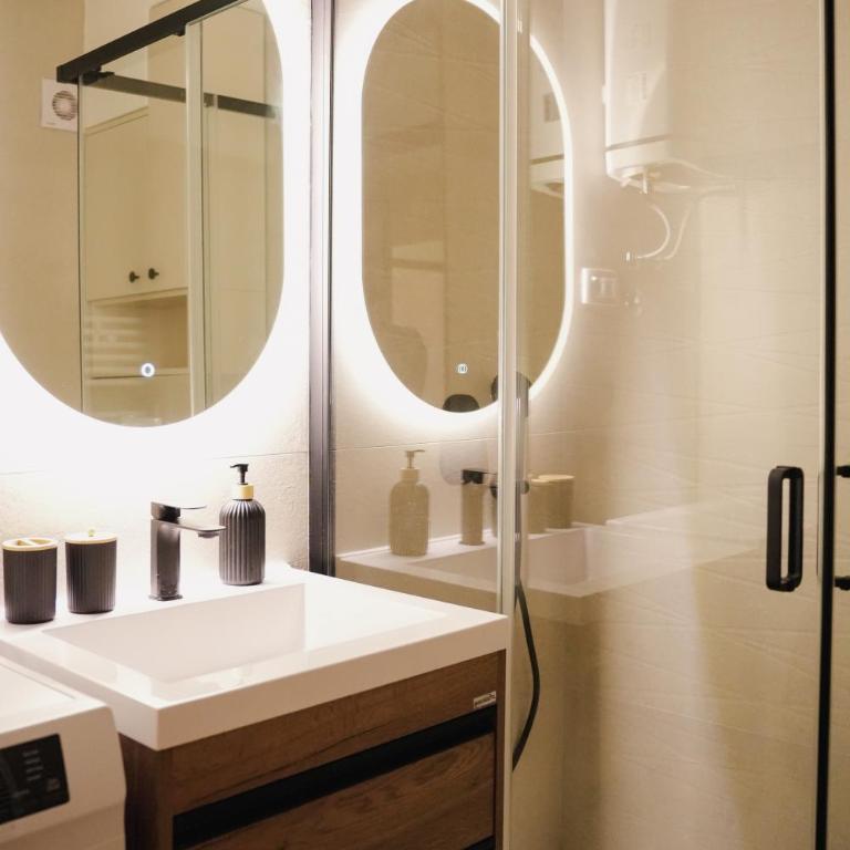 UrbanStay Apartment - Two-Bedroom Apartment - 24