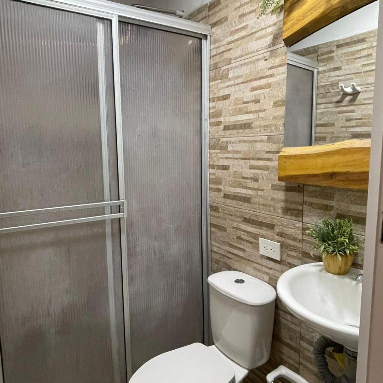 Apto Moderno Amplio y Perfectamente Ubicado - One-Bedroom Apartment - 4