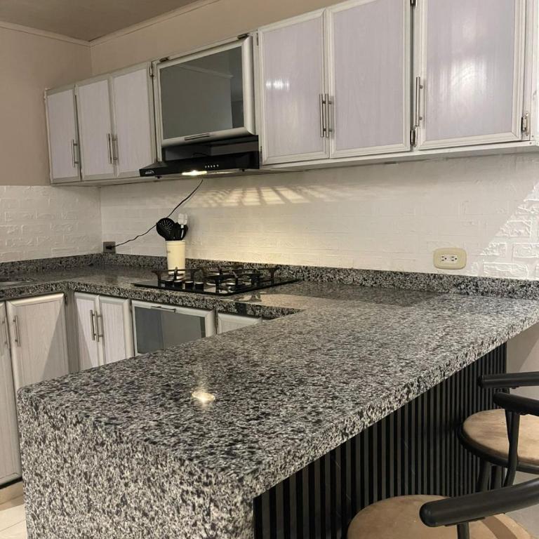 Apto Moderno Amplio y Perfectamente Ubicado - One-Bedroom Apartment - 6