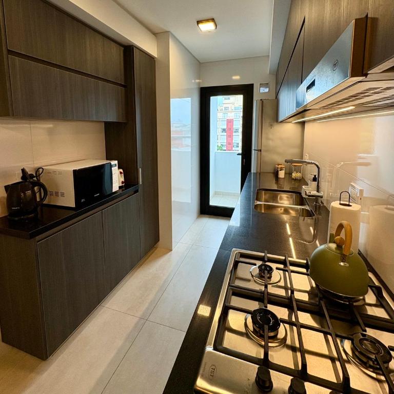 Alsina Paseo Aldrey 2 Dormitorios con Cochera - Three-Bedroom Apartment - 2