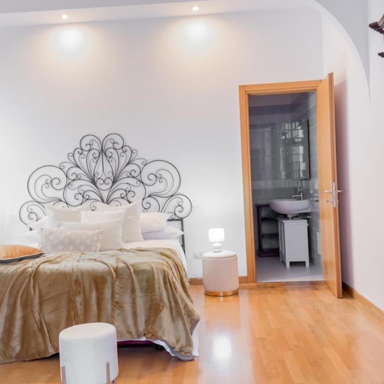 Piazza Erbe 2 Bedrooms - 3 Bathrooms - Two-Bedroom Apartment - 15