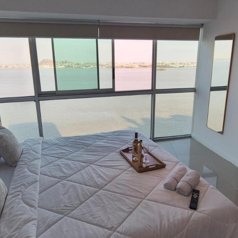 Ecusuites Jacuzzi Executive Dpto Riverfront l puerto santa ana - Apartamento de 1 dormitorio - 1