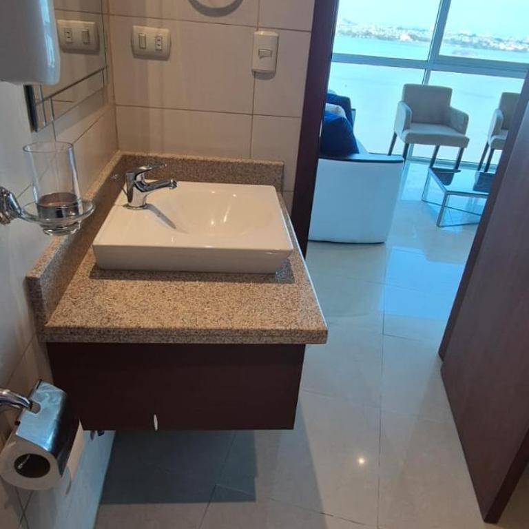 Ecusuites Jacuzzi Executive Dpto Riverfront l puerto santa ana - Apartamento de 1 dormitorio - 12