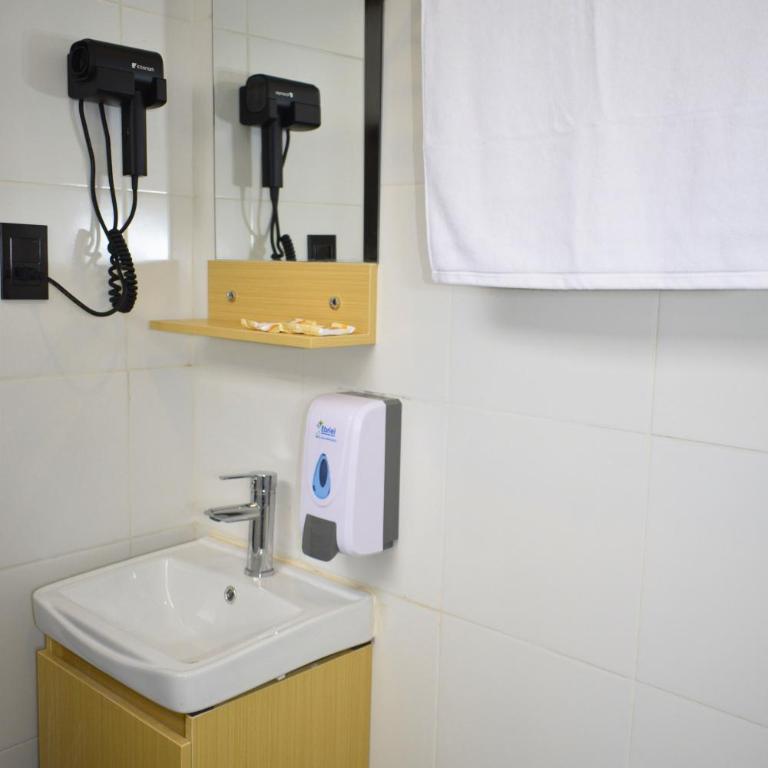 Posada Miraflores - Habitación Cuádruple Estándar - 2