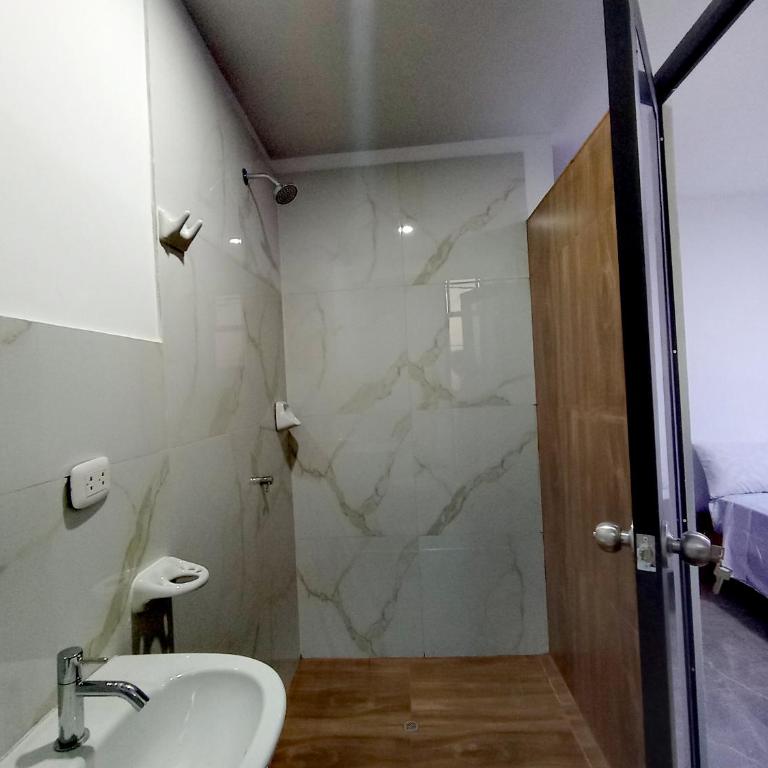 Hostal Huella - Habitación Individual - 7