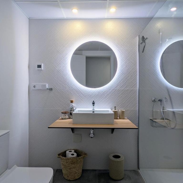 Apartamento frente a la piscina, gran jardín y vistas al mar - Apartamento de 3 dormitorios con vistas - 19