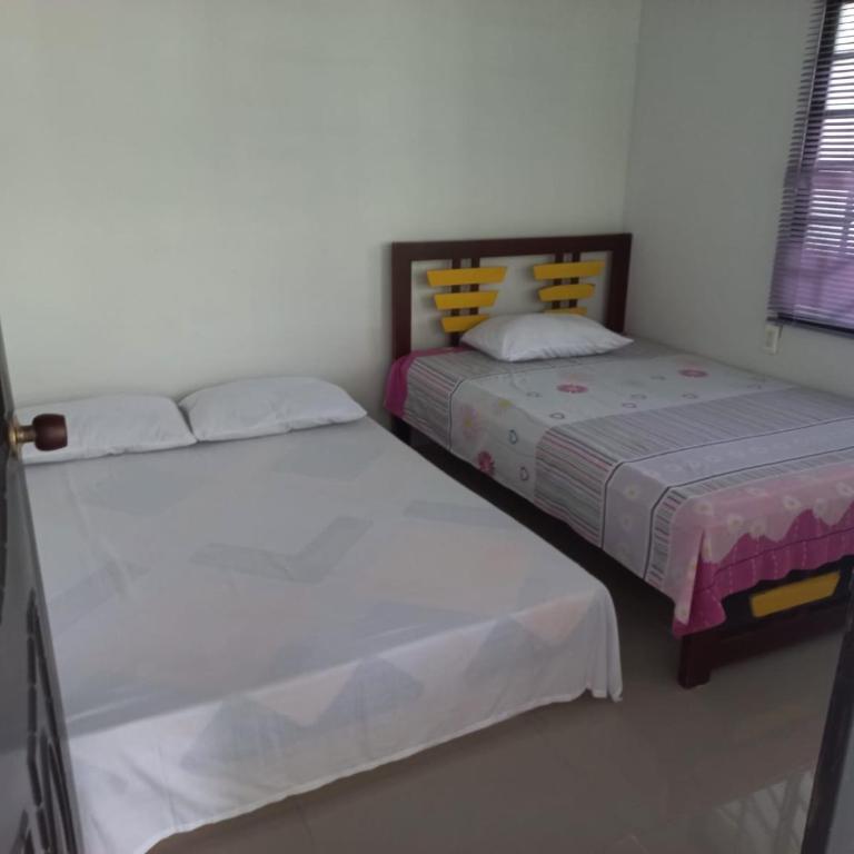Finca Privada con Piscina Natural y ambiente ecologico cerca de Neiva - Casa de 3 dormitorios - 7