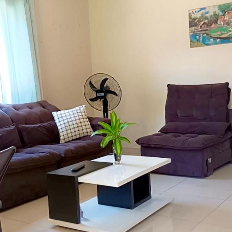 Casa familiar completa con patio grande y estacionamiento en zona tranquila - Two-Bedroom House - 7