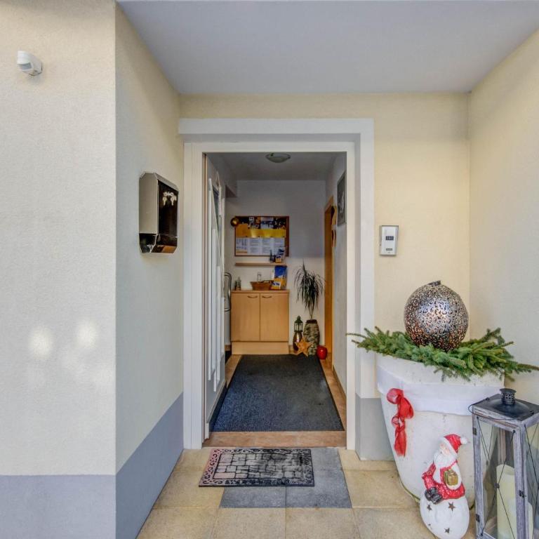 Apartment in Tyrol in an attractive area - Three-Bedroom Apartment - 17