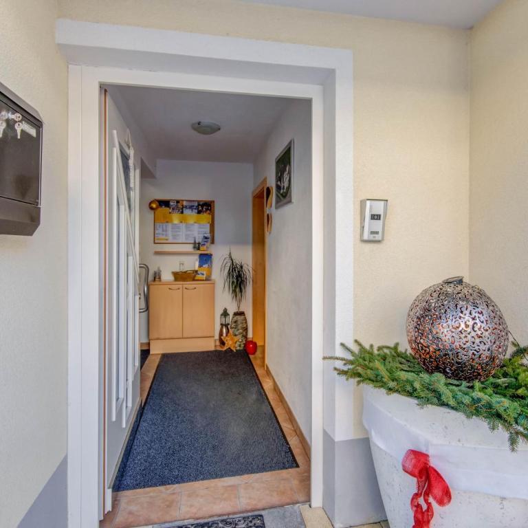 Apartment in Tyrol in an attractive area - Three-Bedroom Apartment - 18