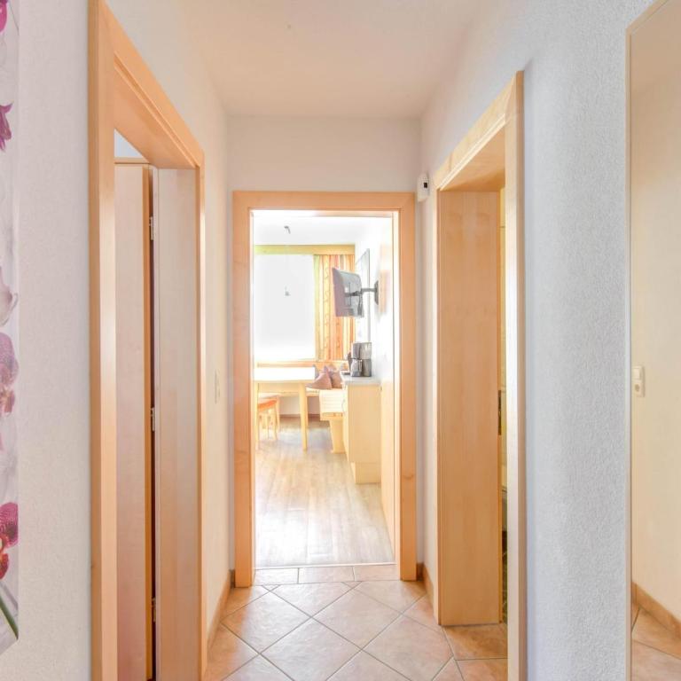 Apartment in Tyrol in an attractive area - Three-Bedroom Apartment - 13