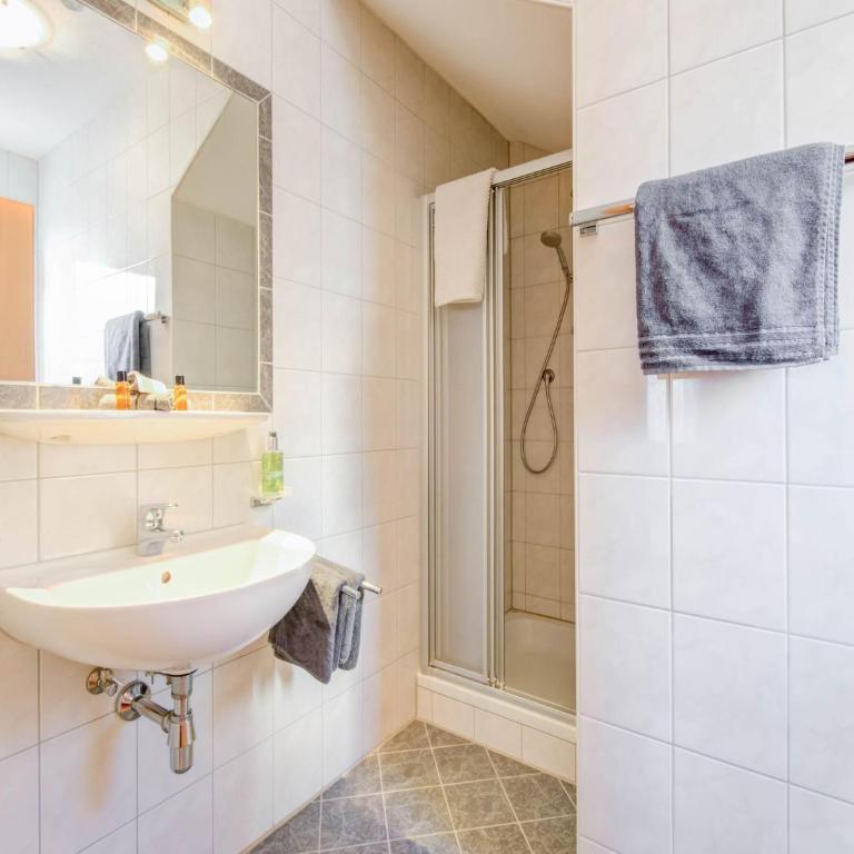 Apartment in Tyrol in an attractive area - Three-Bedroom Apartment - 34