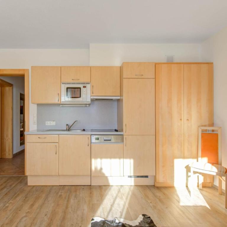 Apartment in Tyrol in an attractive area - Three-Bedroom Apartment - 12