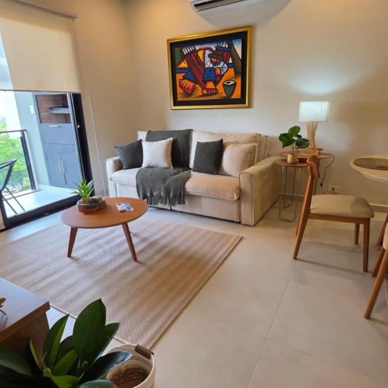 Cómodo y moderno apartamento en las Mercedes - Two-Bedroom Apartment - 1