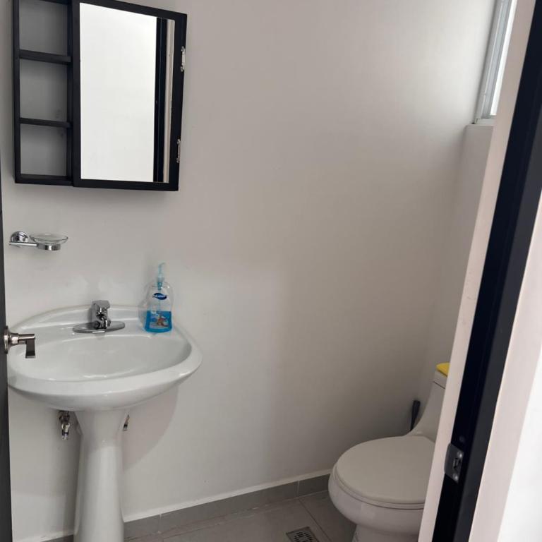 Estancia comoda y agradable a 5min centro Apodaca - Three-Bedroom House - 14