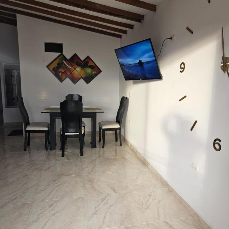 Acogedor loft con vista panorámica en Medellín - Three-Bedroom Apartment - 27