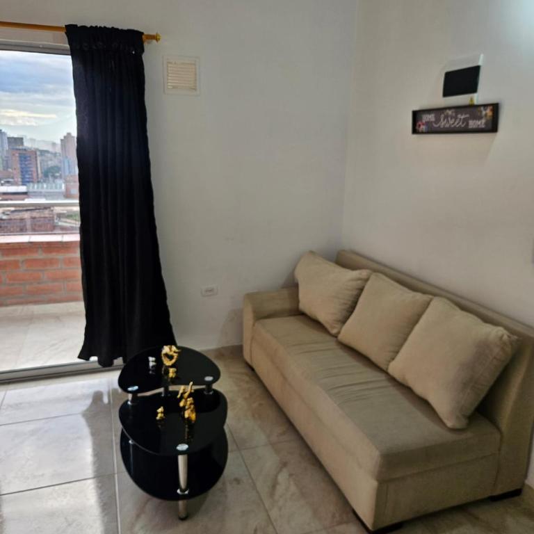 Acogedor loft con vista panorámica en Medellín - Three-Bedroom Apartment - 23
