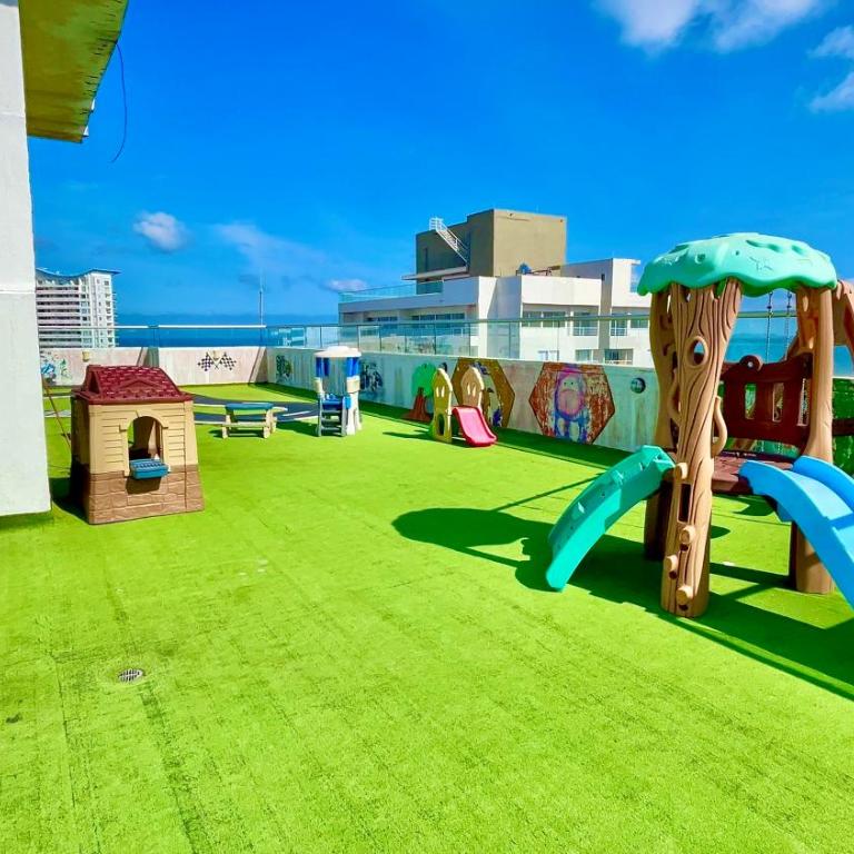 Apartamento en Cartagena cerca al mar - Two-Bedroom Apartment with Partial Ocean View - 9