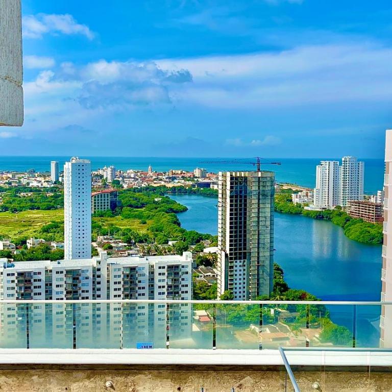 Apartamento en Cartagena cerca al mar - Two-Bedroom Apartment with Partial Ocean View - 5